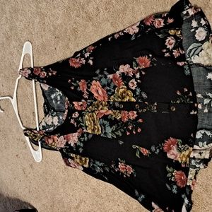 Torrid SEXY form fitting  black floral Top Size 0 plus size STRETCHY